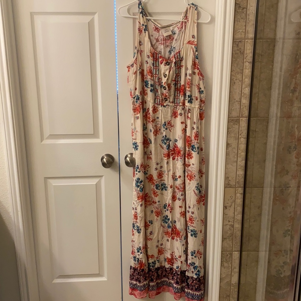 Worn once, smoke and pet free home